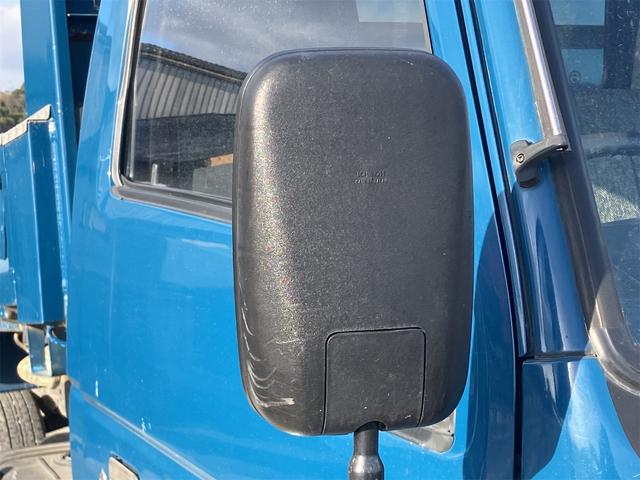 タイタントラック ダンプ　２．０ｔ　５速ＭＴ　後輪ダブル　エアコン　パワーウィンドウ　ＣＤ（12枚目）