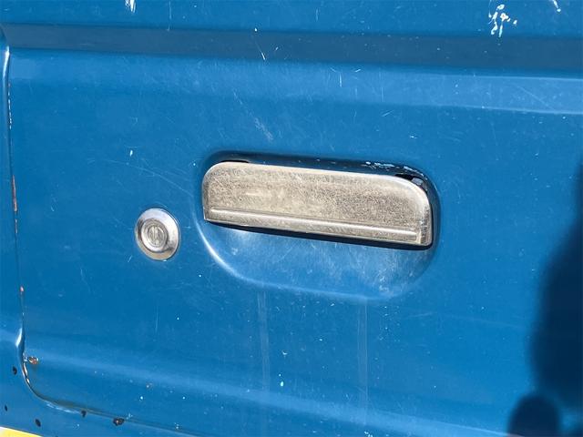 タイタントラック ダンプ　２．０ｔ　５速ＭＴ　後輪ダブル　エアコン　パワーウィンドウ　ＣＤ（15枚目）