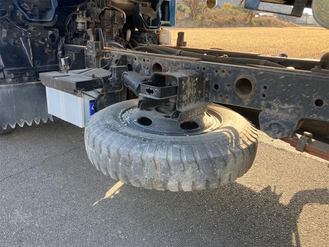 タイタントラック ダンプ　２．０ｔ　５速ＭＴ　後輪ダブル　エアコン　パワーウィンドウ　ＣＤ（25枚目）