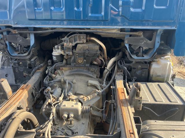 タイタントラック ダンプ　２．０ｔ　５速ＭＴ　後輪ダブル　エアコン　パワーウィンドウ　ＣＤ（27枚目）