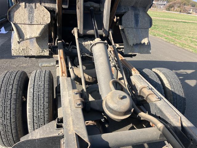 タイタントラック ダンプ　２．０ｔ　５速ＭＴ　後輪ダブル　エアコン　パワーウィンドウ　ＣＤ（28枚目）