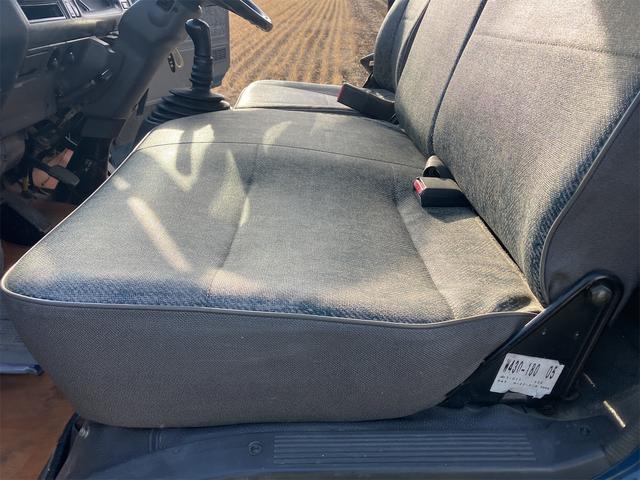 タイタントラック ダンプ　２．０ｔ　５速ＭＴ　後輪ダブル　エアコン　パワーウィンドウ　ＣＤ（39枚目）