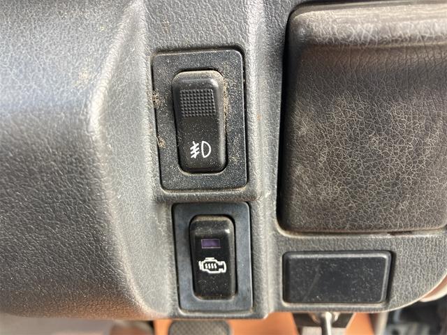 タイタントラック ダンプ　２．０ｔ　５速ＭＴ　後輪ダブル　エアコン　パワーウィンドウ　ＣＤ（53枚目）