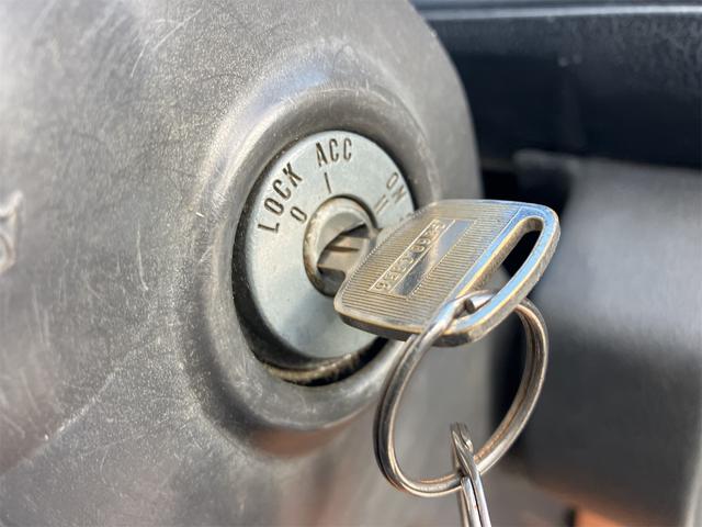 タイタントラック ダンプ　２．０ｔ　５速ＭＴ　後輪ダブル　エアコン　パワーウィンドウ　ＣＤ（54枚目）