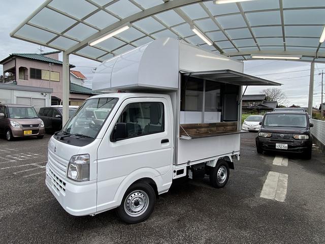 キャリイトラック 　キッチンカー移動販売車４ＷＤ現行６型４速オートマオートライトエアコンパワステパワーウインドウキーレス左側販売口販売仕切り窓キャビン上収納戸袋新品台下冷蔵庫換気扇２００Ｌ給排水タンク８ナンバー対応可能（21枚目）