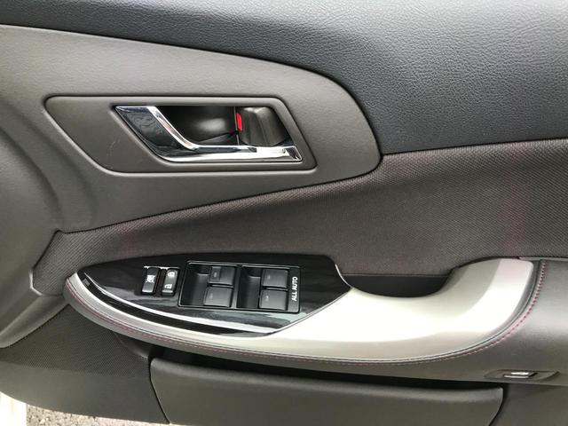 クラウン アスリート　ＥＴＣ　オートクルーズコントロール　バックカメラ　ナビ　ＴＶ　アルミホイール　ＨＩＤ　ＡＴ　スマートキー　電動格納ミラー　盗難防止システム　パワーシート　ＣＤ　ＤＶＤ再生　ＵＳＢ（33枚目）