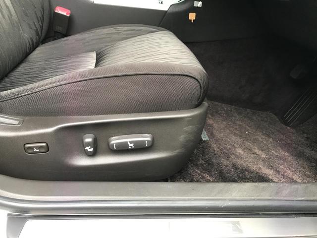クラウン アスリート　ＥＴＣ　オートクルーズコントロール　バックカメラ　ナビ　ＴＶ　アルミホイール　ＨＩＤ　ＡＴ　スマートキー　電動格納ミラー　盗難防止システム　パワーシート　ＣＤ　ＤＶＤ再生　ＵＳＢ（42枚目）