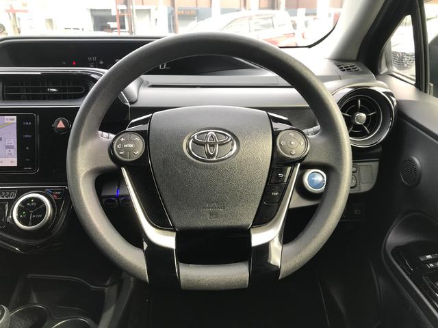 アクア Ｓスタイルブラック　ＴＲＤエアロ・社外１７インチアルミホイール・クリアランスソナー・シートヒーター・ナビ・フルセグＴＶ・バックカメラ・ＥＴＣ・トヨタセーフティセンス・ＬＥＤヘッドライト（3枚目）