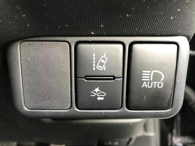 アクア Ｓスタイルブラック　ＴＲＤエアロ・社外１７インチアルミホイール・クリアランスソナー・シートヒーター・ナビ・フルセグＴＶ・バックカメラ・ＥＴＣ・トヨタセーフティセンス・ＬＥＤヘッドライト（9枚目）