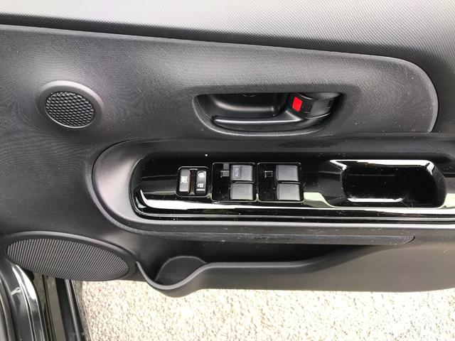 アクア Ｓスタイルブラック　ＴＲＤエアロ・社外１７インチアルミホイール・クリアランスソナー・シートヒーター・ナビ・フルセグＴＶ・バックカメラ・ＥＴＣ・トヨタセーフティセンス・ＬＥＤヘッドライト（11枚目）