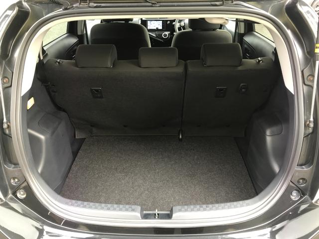 アクア Ｓスタイルブラック　ＴＲＤエアロ・社外１７インチアルミホイール・クリアランスソナー・シートヒーター・ナビ・フルセグＴＶ・バックカメラ・ＥＴＣ・トヨタセーフティセンス・ＬＥＤヘッドライト（18枚目）