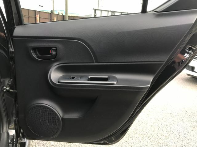 アクア Ｓスタイルブラック　ＴＲＤエアロ・社外１７インチアルミホイール・クリアランスソナー・シートヒーター・ナビ・フルセグＴＶ・バックカメラ・ＥＴＣ・トヨタセーフティセンス・ＬＥＤヘッドライト（40枚目）