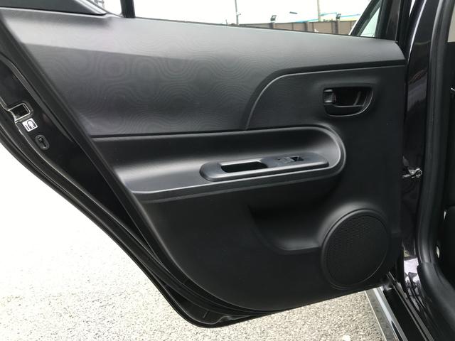 アクア Ｓスタイルブラック　ＴＲＤエアロ・社外１７インチアルミホイール・クリアランスソナー・シートヒーター・ナビ・フルセグＴＶ・バックカメラ・ＥＴＣ・トヨタセーフティセンス・ＬＥＤヘッドライト（43枚目）