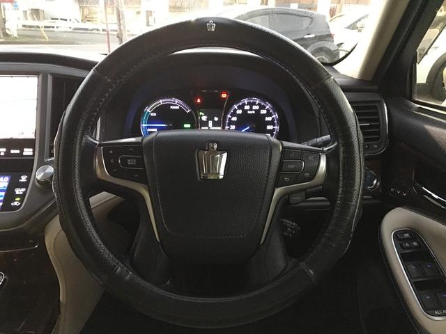 クラウンハイブリッド ロイヤルサルーンＧ　ドライブレコーダー　ＥＴＣ　クリアランスソナー　オートクルーズコントロール　バックカメラ　ナビ　ＴＶ　アルミホイール　オートライト　ＨＩＤ　ＣＶＴ　スマートキー　電動格納ミラー　盗難防止システム（3枚目）