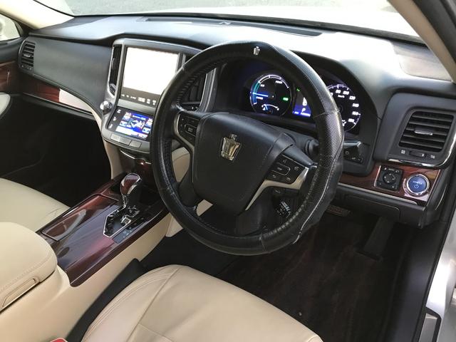 クラウンハイブリッド ロイヤルサルーンＧ　ドライブレコーダー　ＥＴＣ　クリアランスソナー　オートクルーズコントロール　バックカメラ　ナビ　ＴＶ　アルミホイール　オートライト　ＨＩＤ　ＣＶＴ　スマートキー　電動格納ミラー　盗難防止システム（23枚目）