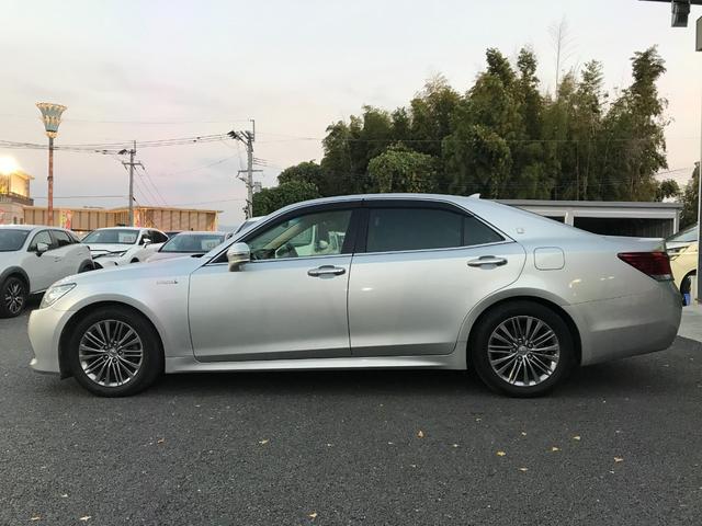 クラウンハイブリッド ロイヤルサルーンＧ　ドライブレコーダー　ＥＴＣ　クリアランスソナー　オートクルーズコントロール　バックカメラ　ナビ　ＴＶ　アルミホイール　オートライト　ＨＩＤ　ＣＶＴ　スマートキー　電動格納ミラー　盗難防止システム（24枚目）