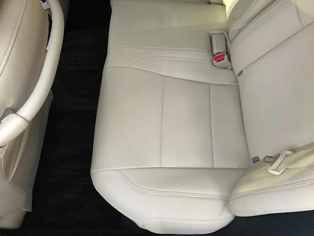 クラウンハイブリッド ロイヤルサルーンＧ　ドライブレコーダー　ＥＴＣ　クリアランスソナー　オートクルーズコントロール　バックカメラ　ナビ　ＴＶ　アルミホイール　オートライト　ＨＩＤ　ＣＶＴ　スマートキー　電動格納ミラー　盗難防止システム（26枚目）