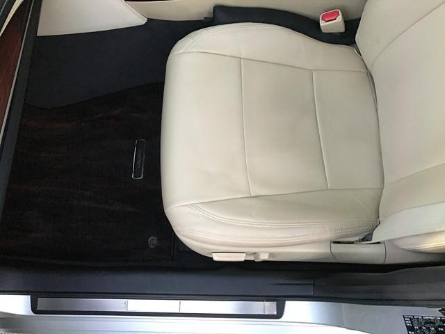 クラウンハイブリッド ロイヤルサルーンＧ　ドライブレコーダー　ＥＴＣ　クリアランスソナー　オートクルーズコントロール　バックカメラ　ナビ　ＴＶ　アルミホイール　オートライト　ＨＩＤ　ＣＶＴ　スマートキー　電動格納ミラー　盗難防止システム（38枚目）