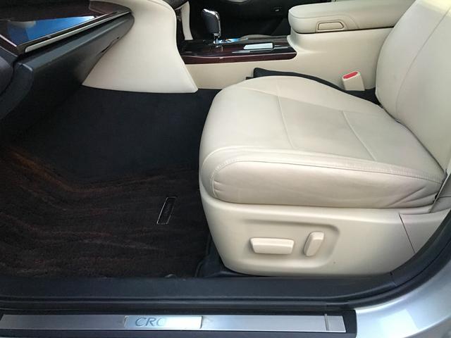 クラウンハイブリッド ロイヤルサルーンＧ　ドライブレコーダー　ＥＴＣ　クリアランスソナー　オートクルーズコントロール　バックカメラ　ナビ　ＴＶ　アルミホイール　オートライト　ＨＩＤ　ＣＶＴ　スマートキー　電動格納ミラー　盗難防止システム（45枚目）