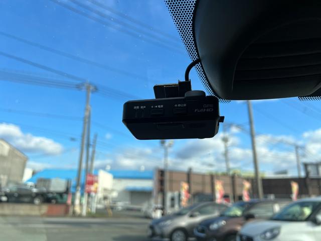 �h���C�u���R�[�_�[������f���Ɖ������L�^���Ă����h���C�u���R�[�_�[�́A���̂̍ۂɊm���ȏ؋��\�͂𔭊����Ă���܂��B