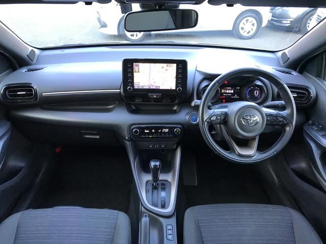 ヤリス ハイブリッドＺ　ドライブレコーダー　ＥＴＣ　バックカメラ　ナビ　クリアランスソナー　オートクルーズコントロール　レーンアシスト　衝突被害軽減システム　オートマチックハイビーム　ＬＥＤヘッドランプ　スマートキー（2枚目）