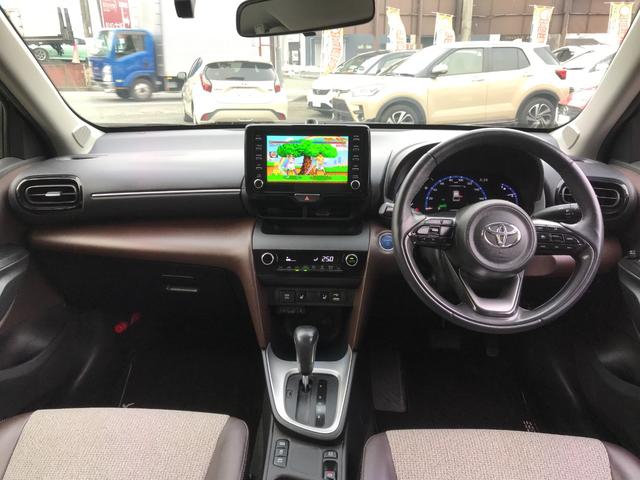 ヤリスクロス ハイブリッドＺ　ドライブレコーダー　バックカメラ　クリアランスソナー　オートクルーズコントロール　レーンアシスト　パワーシート　衝突被害軽減システム　ＴＶ　オートマチックハイビーム　オートライト　ＬＥＤヘッドランプ（2枚目）