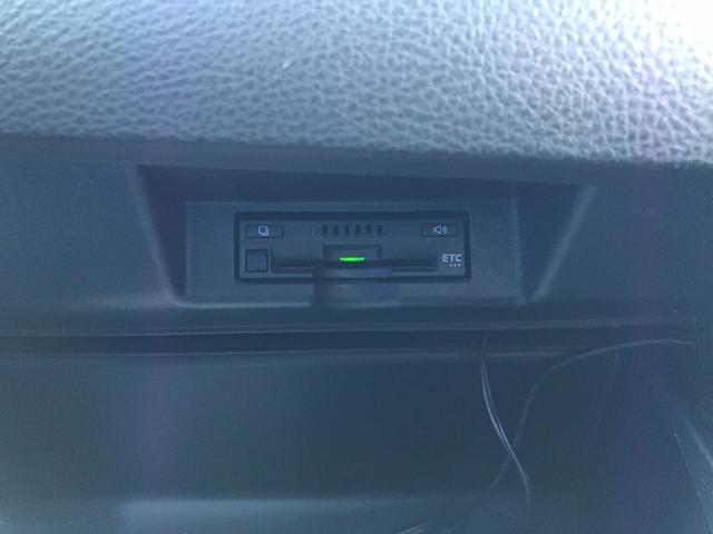 ハリアー プレミアム　ＥＴＣ　バックカメラ　クリアランスソナー　オートクルーズコントロール　レーンアシスト　パワーシート　ナビ　オートマチックハイビーム　オートライト　ＬＥＤヘッドランプ　電動リアゲート　アルミホイール（9枚目）
