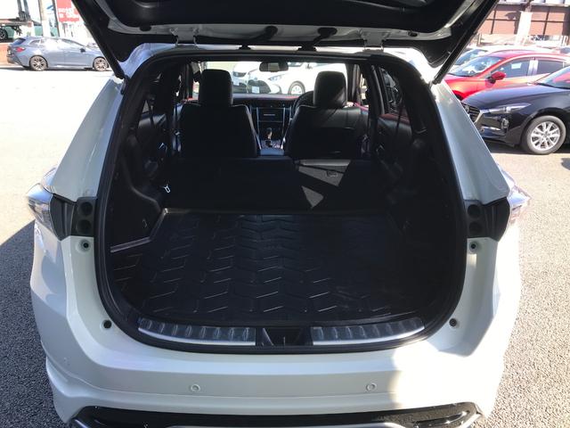 ハリアー プレミアム　ＥＴＣ　バックカメラ　クリアランスソナー　オートクルーズコントロール　レーンアシスト　パワーシート　ナビ　オートマチックハイビーム　オートライト　ＬＥＤヘッドランプ　電動リアゲート　アルミホイール（17枚目）