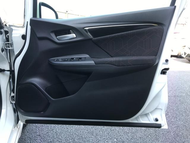 フィットハイブリッド Sパッケージ ハイブリッド ドライブレコーダー ETC バックカメラ ナビ TV オートクルーズコントロール オートライト LEDヘッドランプ スマートキー アイドリングストップ 電動格納ミラー AT(35枚目)