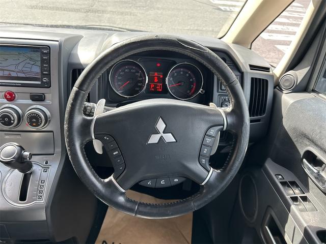 デリカＤ：５ Ｇ　パワーパッケージ　４ＷＤ　ＥＴＣ　バックカメラ　ナビ　ＴＶ　オートクルーズコントロール　両側スライド・片側電動　オートライト　ＨＩＤ　スマートキー　電動格納ミラー　３列シート　ＣＶＴ　アルミホイール　ＣＤ　ＤＶＤ再生（3枚目）
