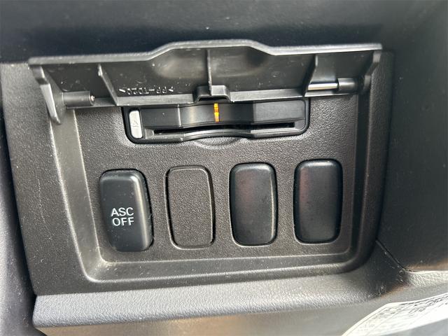 デリカＤ：５ Ｇ　パワーパッケージ　４ＷＤ　ＥＴＣ　バックカメラ　ナビ　ＴＶ　オートクルーズコントロール　両側スライド・片側電動　オートライト　ＨＩＤ　スマートキー　電動格納ミラー　３列シート　ＣＶＴ　アルミホイール　ＣＤ　ＤＶＤ再生（10枚目）