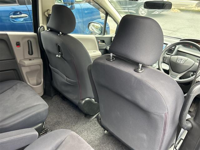 フリード Ｇ　ジャストセレクション　ドライブレコーダー　ＥＴＣ　バックカメラ　ナビ　ＴＶ　両側スライド・片側電動　オートライト　ＨＩＤ　キーレスエントリー　電動格納ミラー　ウォークスルー　ＣＶＴ　ＣＤ　ＤＶＤ再生　ＵＳＢ（29枚目）