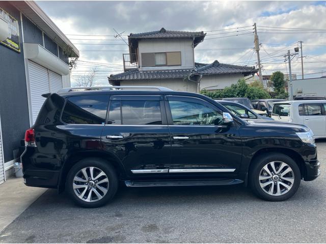 TOYOTA LAND CRUISER ZX | 2020 | BLACK | 24077 km | details TOYOTA LAND CRUISER ZX | 2020 | BLACK | 24077 km | details