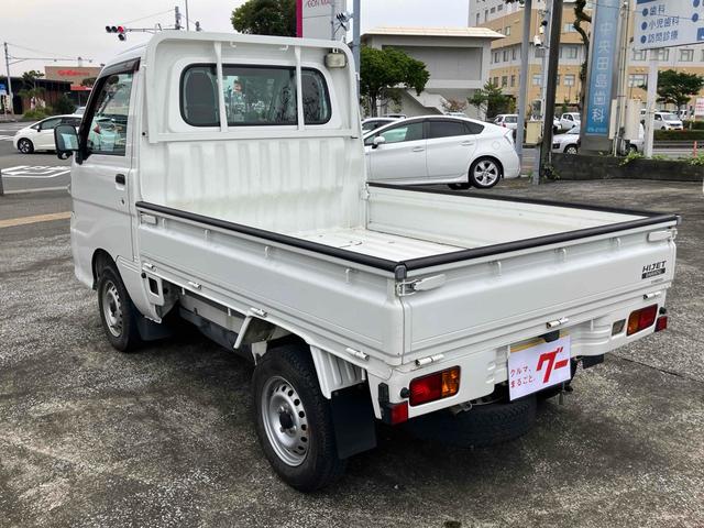 ハイゼットトラック 　４ＷＤ　５速ＭＴ　作業灯　ＦＭ／ＡＭラジオオーディオ　エアコン　パワーステアリング　三方開（11枚目）