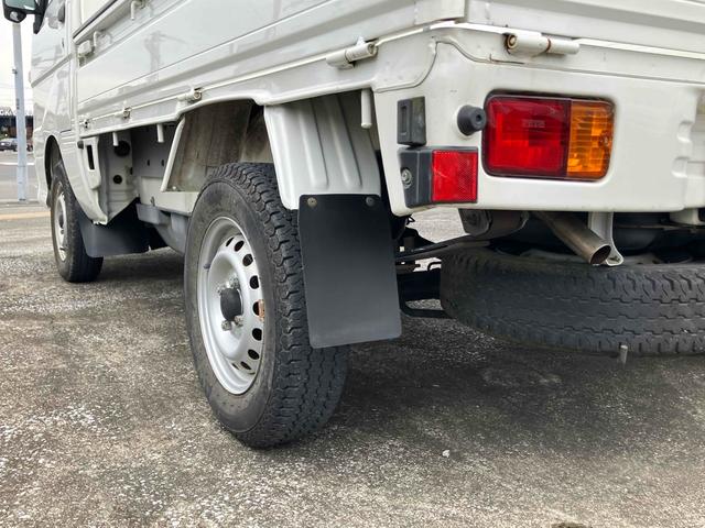 ハイゼットトラック 　４ＷＤ　５速ＭＴ　作業灯　ＦＭ／ＡＭラジオオーディオ　エアコン　パワーステアリング　三方開（12枚目）