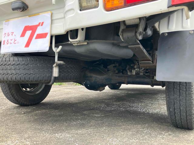 ハイゼットトラック 　４ＷＤ　５速ＭＴ　作業灯　ＦＭ／ＡＭラジオオーディオ　エアコン　パワーステアリング　三方開（13枚目）
