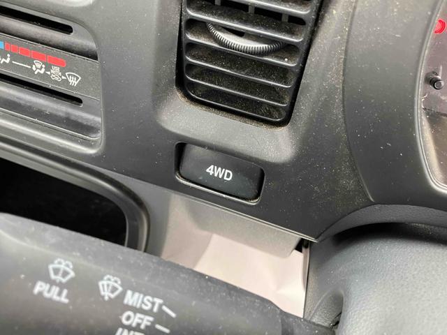 ハイゼットトラック 　４ＷＤ　５速ＭＴ　作業灯　ＦＭ／ＡＭラジオオーディオ　エアコン　パワーステアリング　三方開（23枚目）