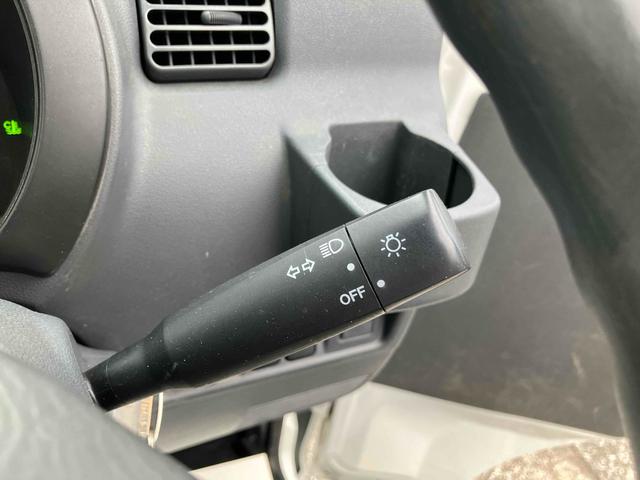 ハイゼットトラック 　４ＷＤ　５速ＭＴ　作業灯　ＦＭ／ＡＭラジオオーディオ　エアコン　パワーステアリング　三方開（26枚目）