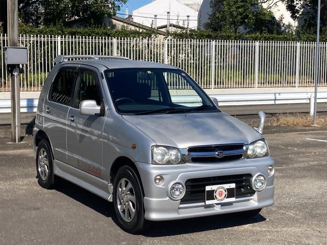 テリオスキッド×キスマーク 4WD キーレスエントリー CDデッキ 電動格納ドアミラー 純正15インチアルミ ABS Wエアバック(17枚目)