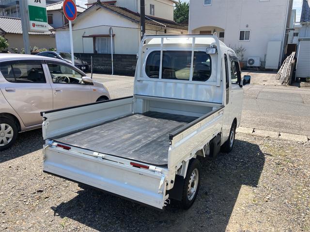 ジャンボSAIIIt 4WD ワンオーナー 禁煙車 衝突被害軽減システム クリアランスソナー 横滑り防止機能 LEDヘッドライト キーレスエントリー オートライト CDデッキ パワーウィンド エアコン パワステ 三方開(15枚目)