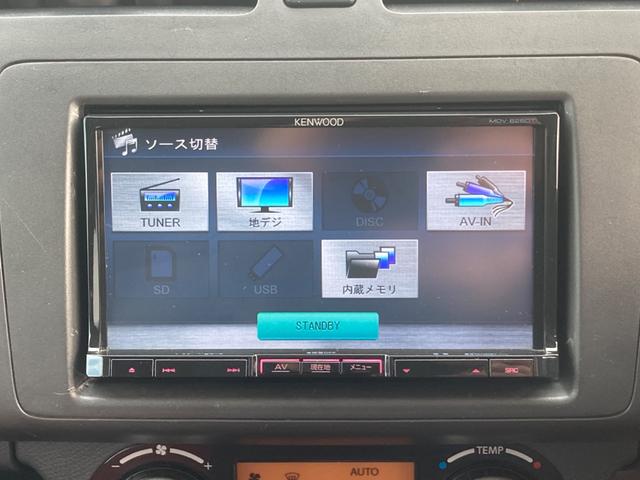 スイフト スポーツ　ＥＴＣ　バックカメラ　ナビ　ＴＶ　アルミホイール　スマートキー　電動格納ミラー　ＡＴ　盗難防止システム　衝突安全ボディ　ＡＢＳ　ＣＤ　ＤＶＤ再生　　エアコン　パワーステアリング　パワーウィンドウ（4枚目）