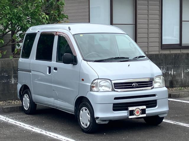 ハイゼットカーゴ クルーズ　４ＷＤ　軽バン　５速マニュアル車　ナビ　ＴＶ　両側スライドドア　キーレスエントリー　エアコン　パワーウィンドウ　運転席エアバッグ　タイミングベルト交換済（13枚目）