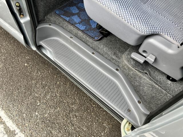ハイゼットカーゴ クルーズ　４ＷＤ　軽バン　５速マニュアル車　ナビ　ＴＶ　両側スライドドア　キーレスエントリー　エアコン　パワーウィンドウ　運転席エアバッグ　タイミングベルト交換済（49枚目）