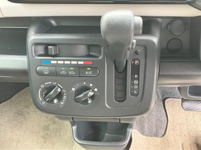 モコ Ｓ　アイドリングストップ　ナビ　ＴＶ　スマートキー　アイドリングストップ　電動格納ミラー　ベンチシート　ＣＶＴ　盗難防止システム　ＡＢＳ　衝突安全ボディ　エアコン　パワーステアリング　パワーウィンドウ（7枚目）