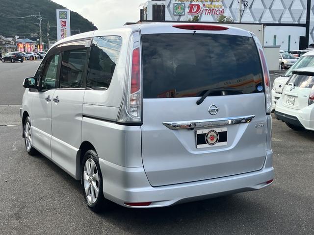 セレナ ハイウェイスター　Ｊパッケージ　バックカメラ　ナビ　ＴＶ　オートクルーズコントロール　両側電動スライドドア　オートライト　ＨＩＤ　スマートキー　電動格納ミラー　後席モニター　３列シート　ＣＶＴ　アルミホイール　ＣＤ　ＤＶＤ再生（16枚目）