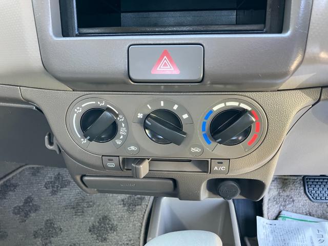 アルト G キーレスエントリー フロアAT CDオーディオ 走行距離60000km エアコン パワーステアリング パワーウィンドウ Wエアバッグ(5枚目)