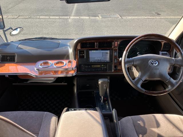 車を運転する際には運転席の存在は欠かせません。なのでしっかりとチェックしたいポイントですね。