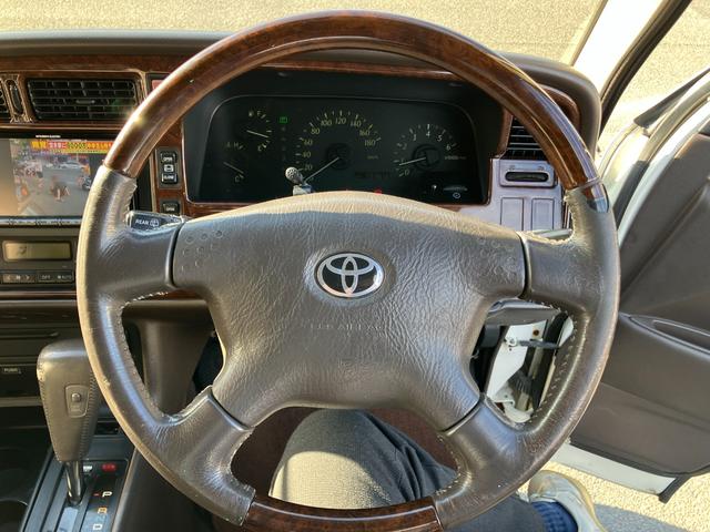 自ら操るハンドル！ドライバーの生命線です。お客様の目で実際にご確認ください。