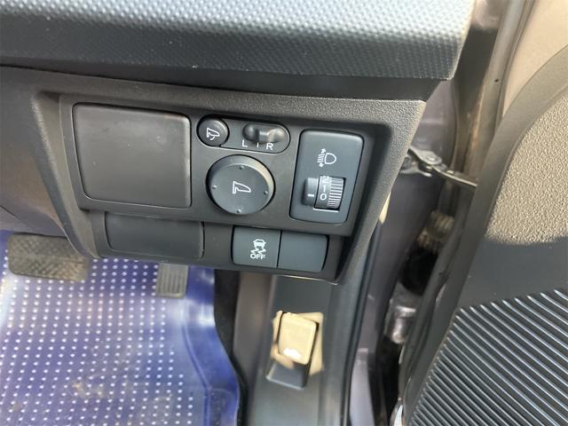 フリードスパイク G キーレス ドライブレコーダー ETC CDデッキ 横滑り防止装置 Wエアバッグ(8枚目)