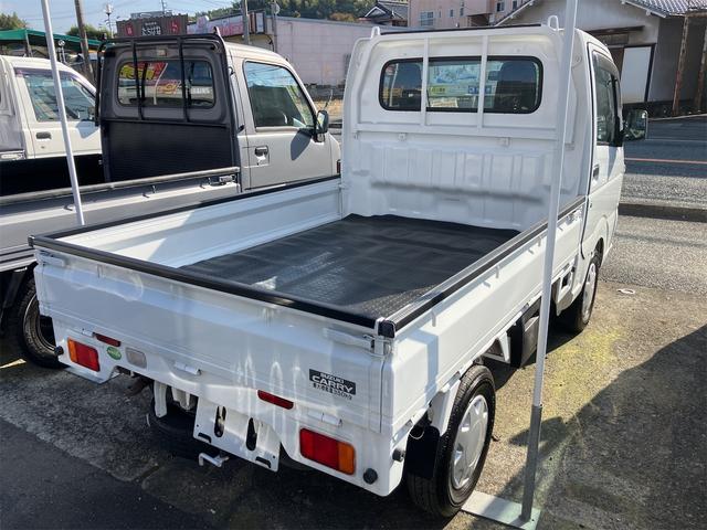 キャリイトラック ＫＣ　エアコン　パワステ　３方開　４ＷＤ　運転席エアバッグ　マニュアル５速車（7枚目）
